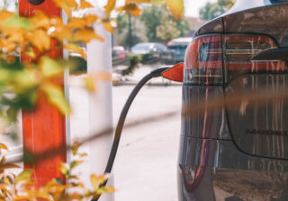 Zukunft der Batterietechnologie: Festkörper- und Natrium-Ionen-Batterien Zukunft der Batterietechnologie: Festkörper- und Natrium-Ionen-Batterien