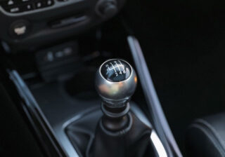 Symptome eines Getriebeschadens bei einem Ford-Auto Symptome eines Getriebeschadens bei einem Ford-Auto